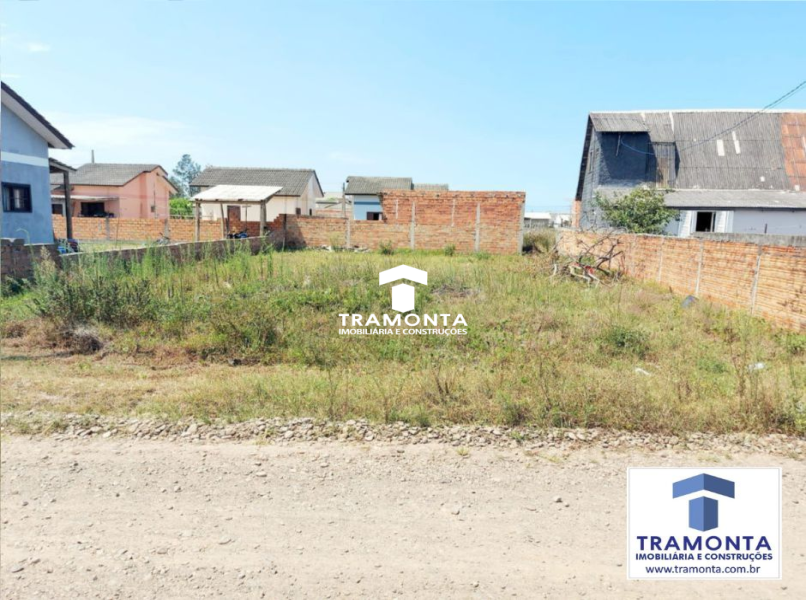 Terreno de Esquina a Venda na Praia