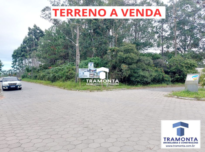 AMPLO TERRENO DE ESQUINA 