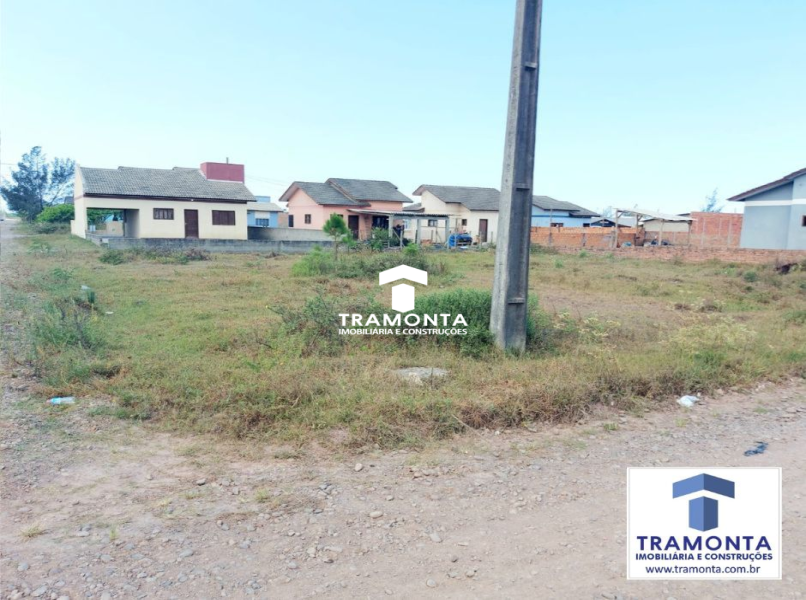 Terreno de Esquina a Venda na Praia